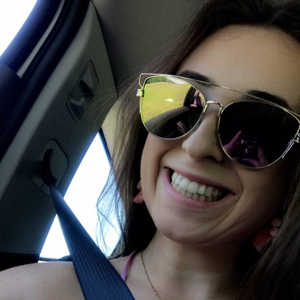 Meet your Posher, Nola